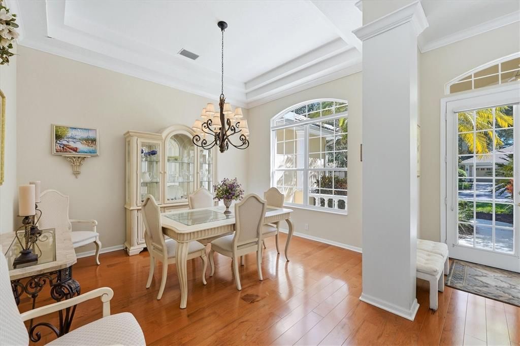 En Venta: $890,000 (3 camas, 3 baños, 2741 Pies cuadrados)