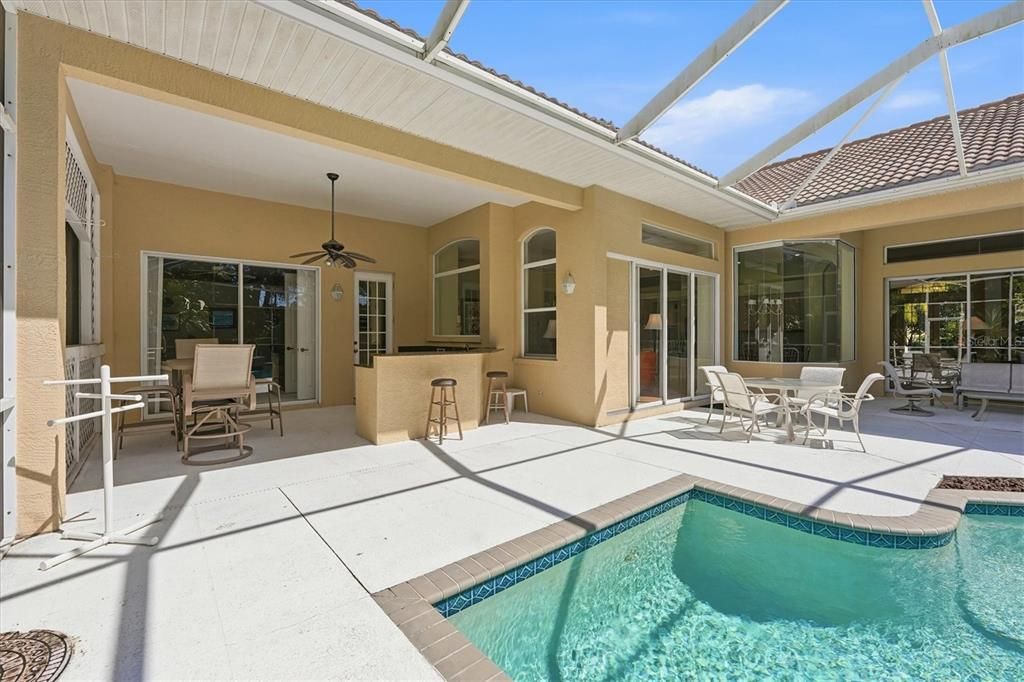 En Venta: $890,000 (3 camas, 3 baños, 2741 Pies cuadrados)