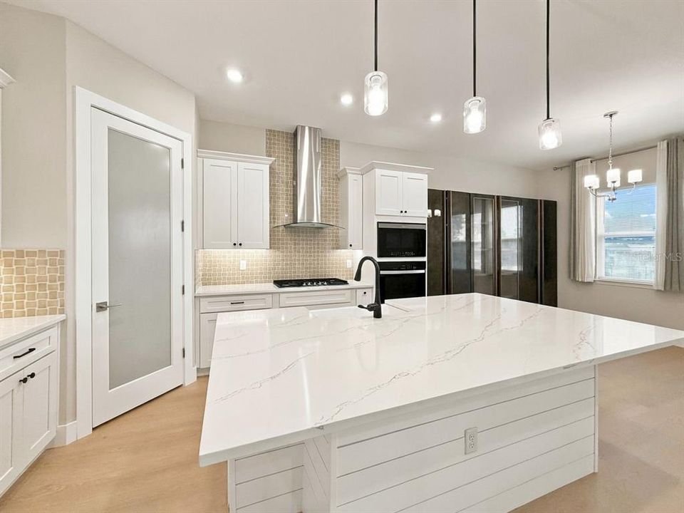 En Venta: $1,400,000 (4 camas, 4 baños, 2979 Pies cuadrados)