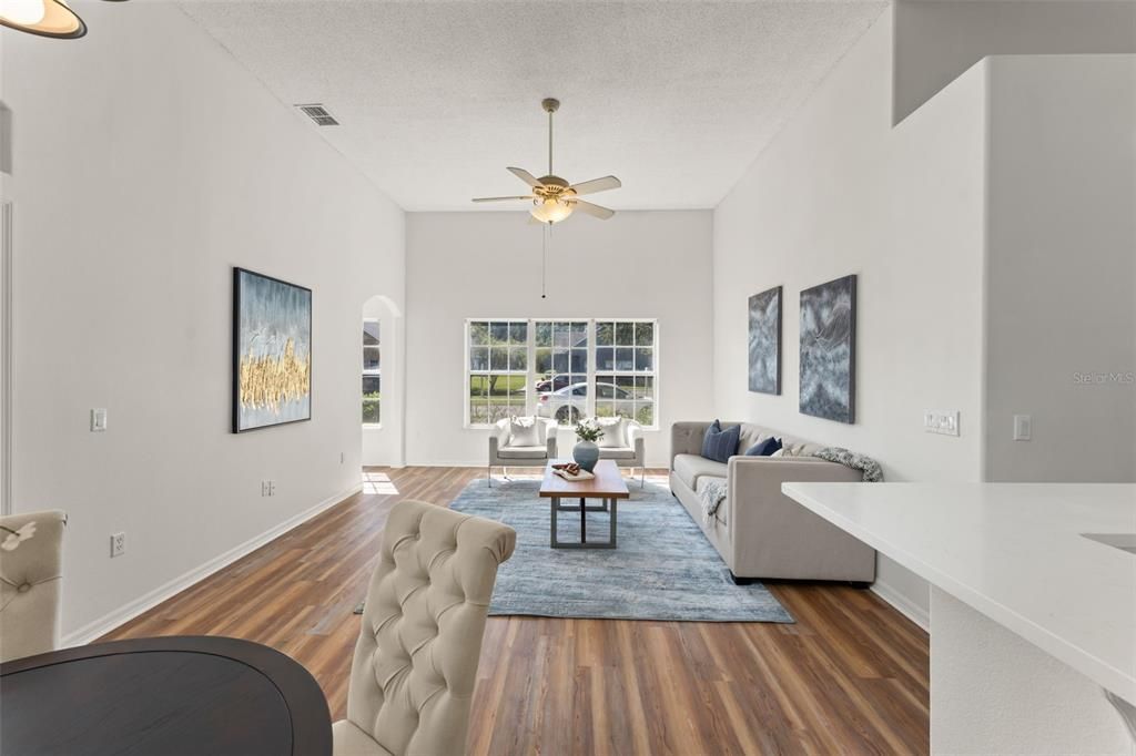 For Sale: $299,000 (3 beds, 2 baths, 1373 Square Feet)