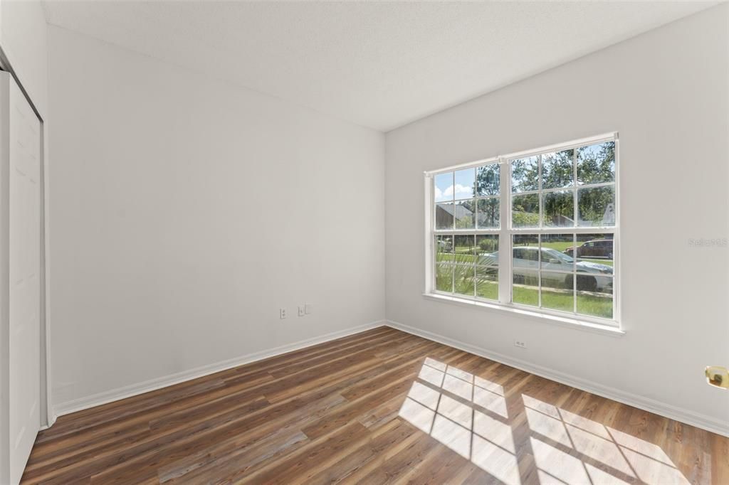 For Sale: $299,000 (3 beds, 2 baths, 1373 Square Feet)