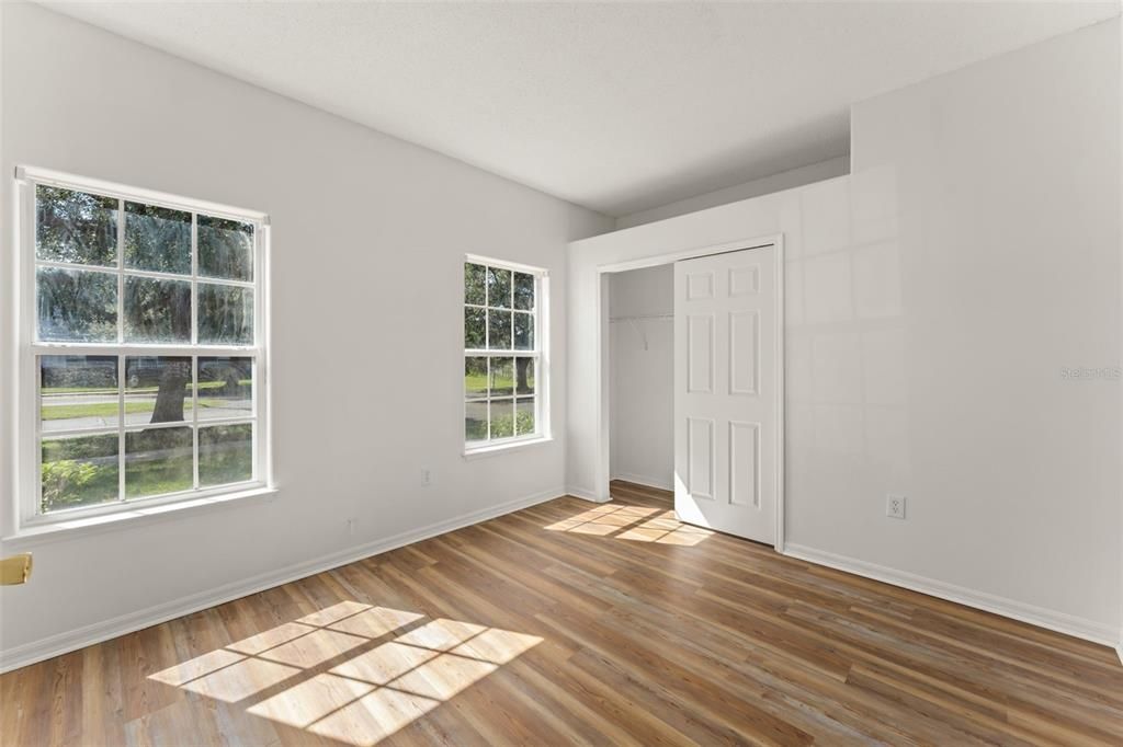 For Sale: $299,000 (3 beds, 2 baths, 1373 Square Feet)