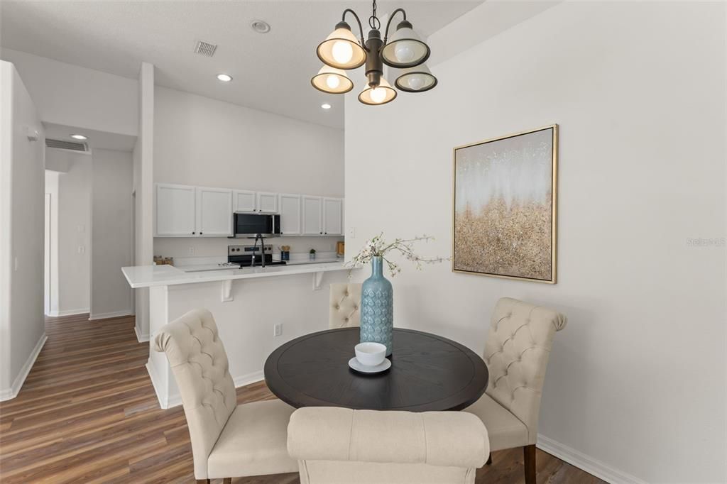 For Sale: $299,000 (3 beds, 2 baths, 1373 Square Feet)