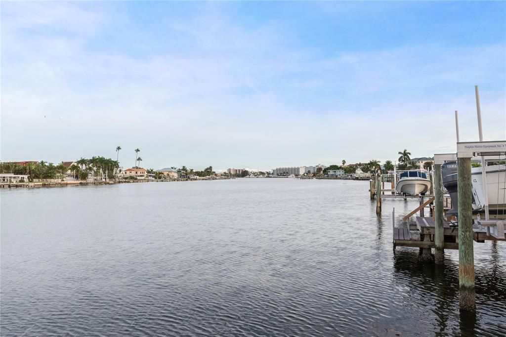 For Rent: $1,900 (1 beds, 1 baths, 850 Square Feet)