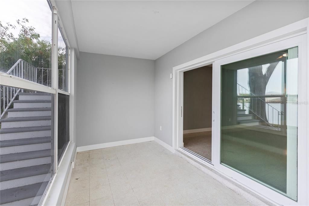 For Rent: $1,900 (1 beds, 1 baths, 850 Square Feet)