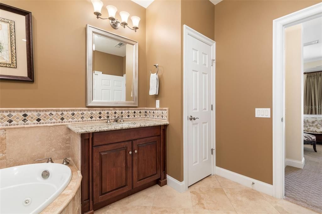 For Sale: $1,499,000 (3 beds, 3 baths, 2475 Square Feet)