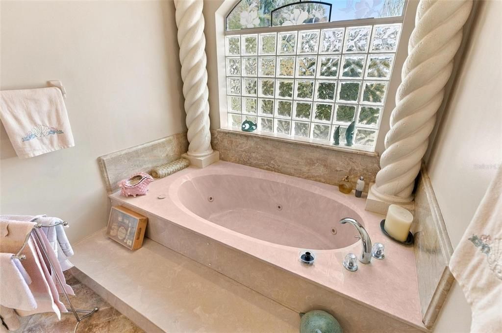 На продажу: $499,990 (3 спален, 2 ванн, 2483 Квадратных фут)