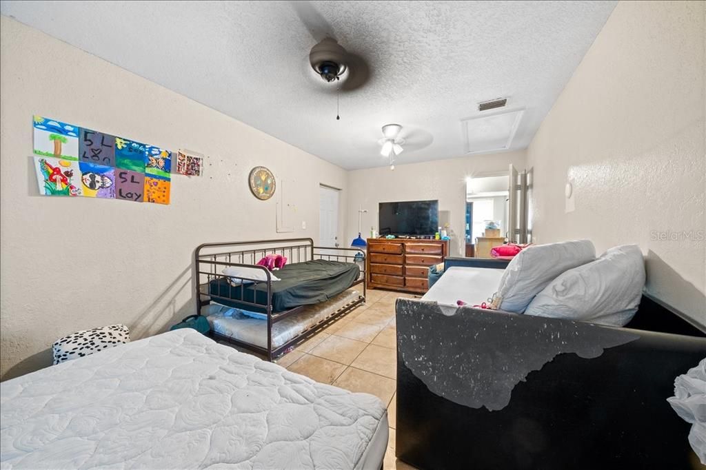For Sale: $230,000 (3 beds, 2 baths, 1536 Square Feet)