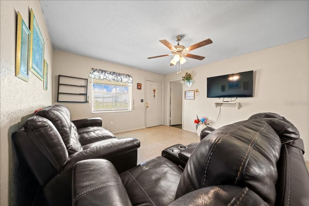 For Sale: $230,000 (3 beds, 2 baths, 1536 Square Feet)