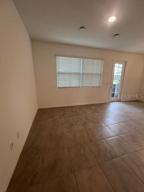В аренду: $1,950 (3 спален, 2 ванн, 1622 Квадратных фут)