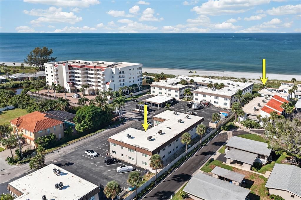 For Sale: $299,900 (2 beds, 2 baths, 958 Square Feet)