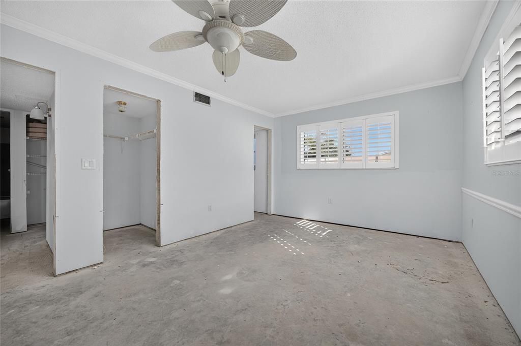 For Sale: $299,900 (2 beds, 2 baths, 958 Square Feet)