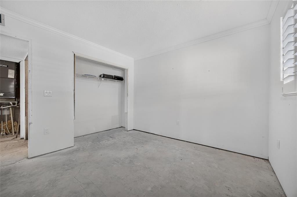 For Sale: $299,900 (2 beds, 2 baths, 958 Square Feet)