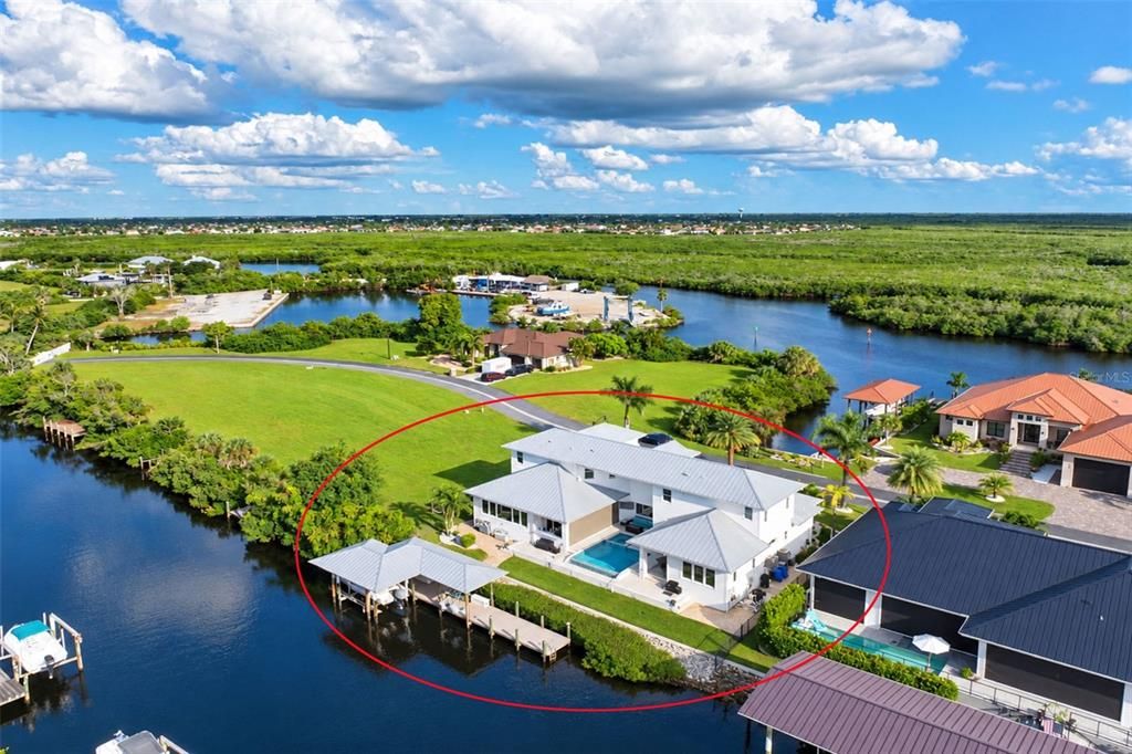 На продажу: $2,995,000 (4 спален, 4 ванн, 3900 Квадратных фут)
