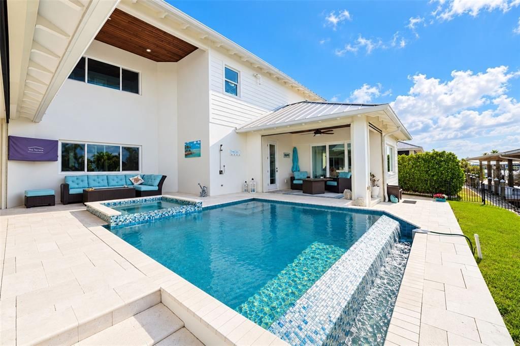 На продажу: $2,995,000 (4 спален, 4 ванн, 3900 Квадратных фут)