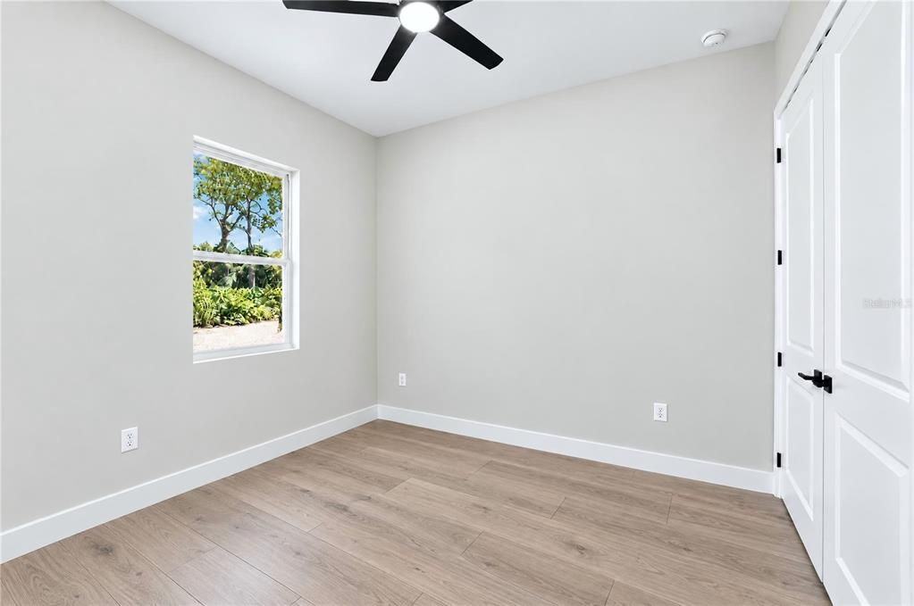 For Sale: $499,900 (4 beds, 2 baths, 1918 Square Feet)