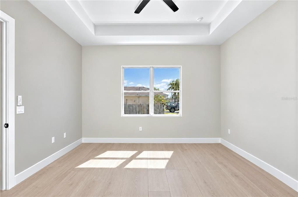 For Sale: $499,900 (4 beds, 2 baths, 1918 Square Feet)