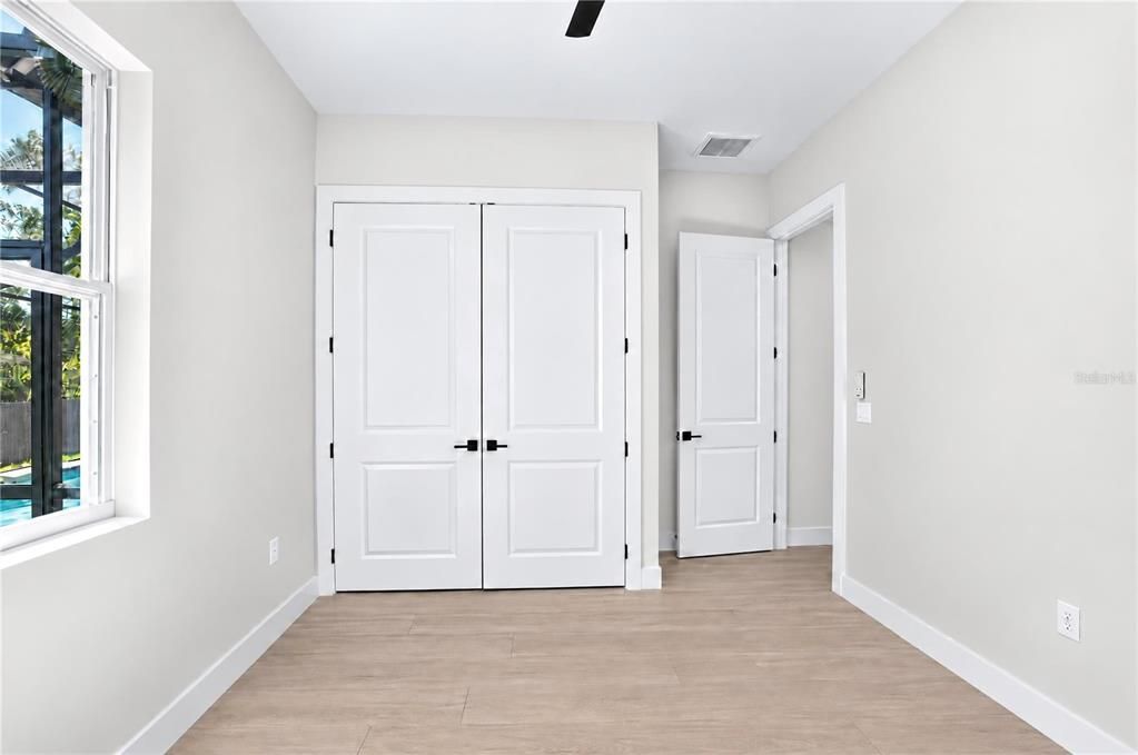 For Sale: $499,900 (4 beds, 2 baths, 1918 Square Feet)