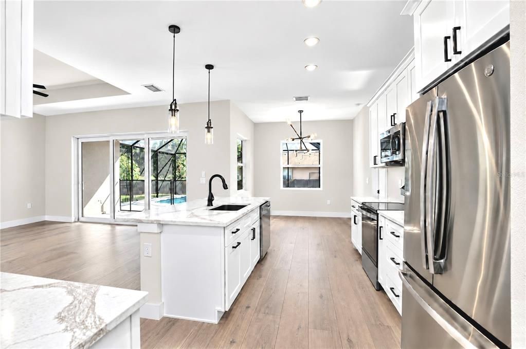 For Sale: $499,900 (4 beds, 2 baths, 1918 Square Feet)