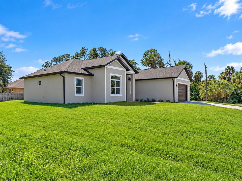 For Sale: $499,900 (4 beds, 2 baths, 1918 Square Feet)