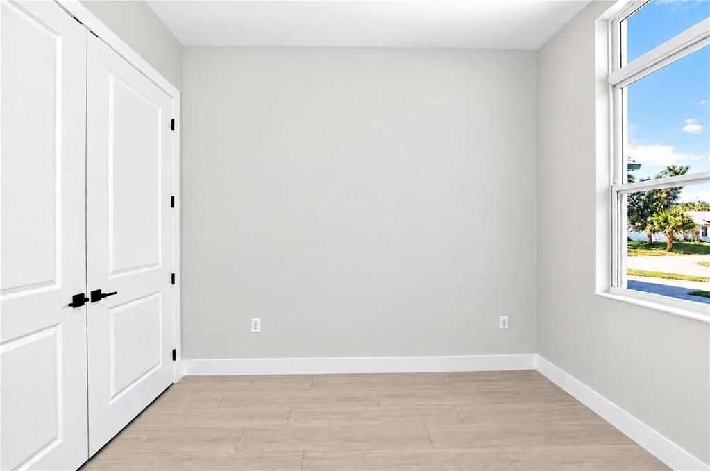 For Sale: $499,900 (4 beds, 2 baths, 1918 Square Feet)