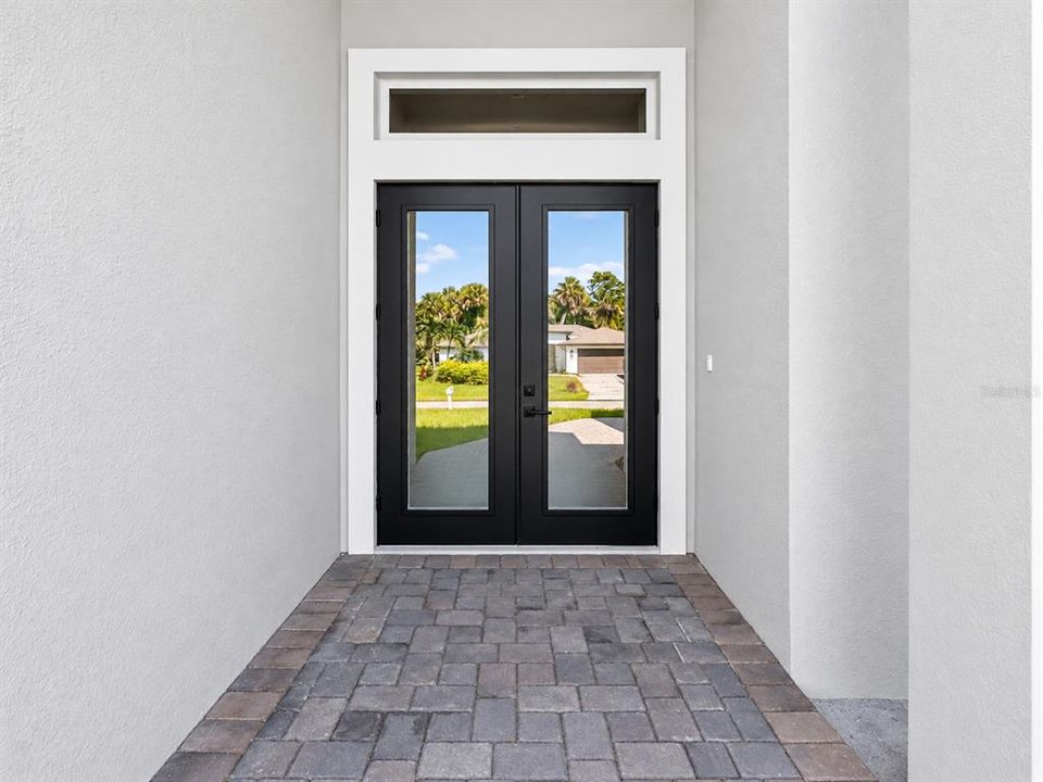For Sale: $499,900 (4 beds, 2 baths, 1918 Square Feet)