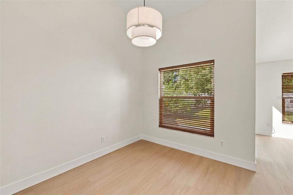 На продажу: $415,000 (3 спален, 2 ванн, 1133 Квадратных фут)