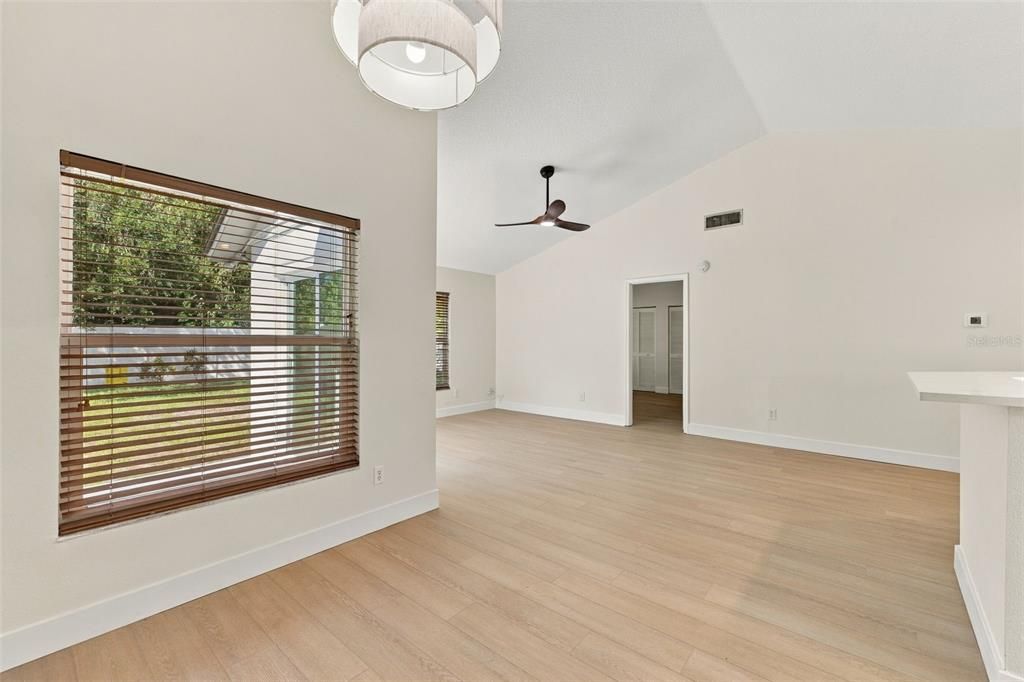На продажу: $415,000 (3 спален, 2 ванн, 1133 Квадратных фут)