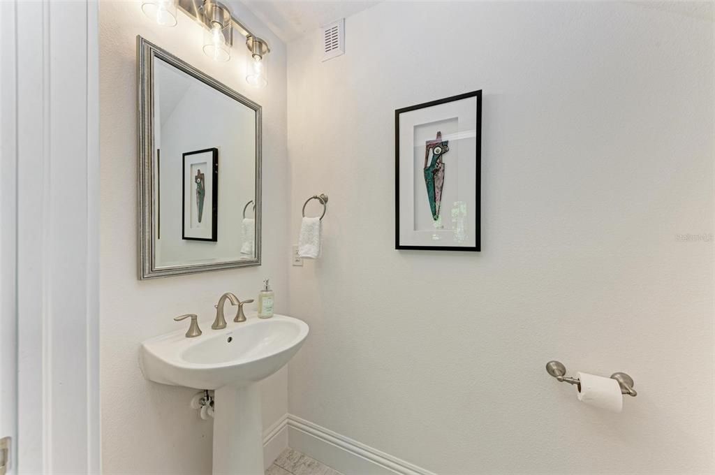For Rent: $3,300 (3 beds, 2 baths, 2562 Square Feet)
