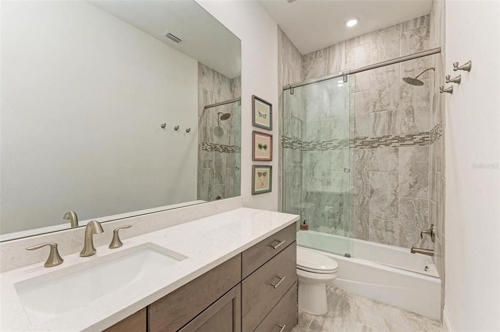 For Rent: $3,300 (3 beds, 2 baths, 2562 Square Feet)