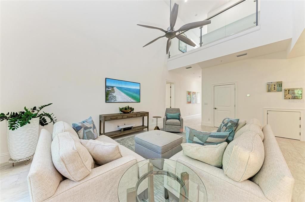 For Rent: $3,300 (3 beds, 2 baths, 2562 Square Feet)