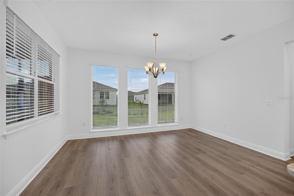 For Sale: $558,355 (3 beds, 3 baths, 2373 Square Feet)