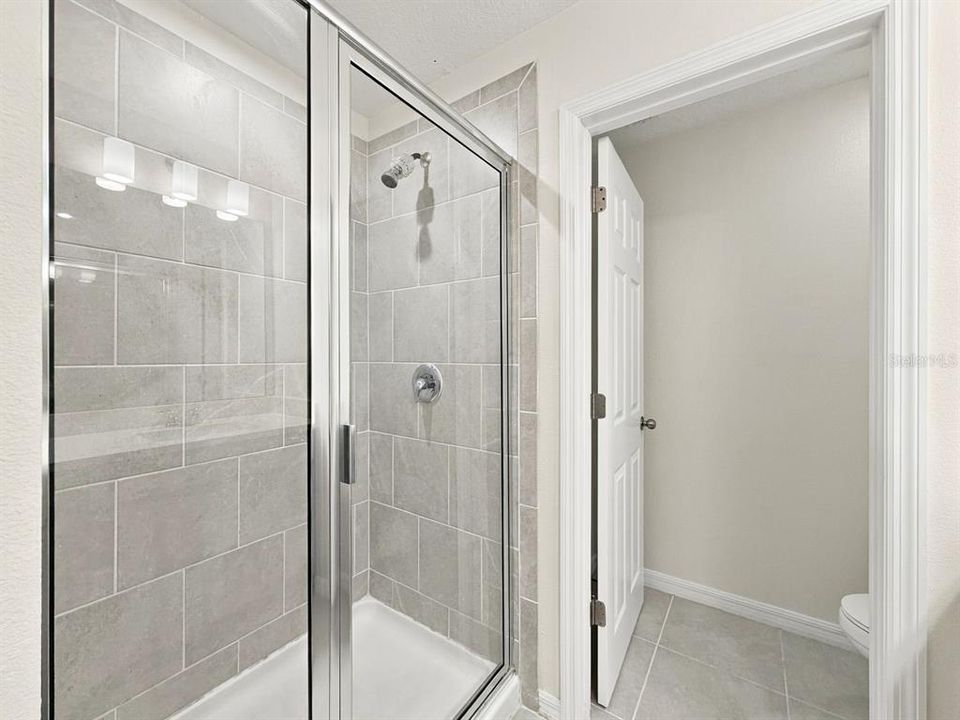 For Sale: $405,000 (3 beds, 2 baths, 1382 Square Feet)