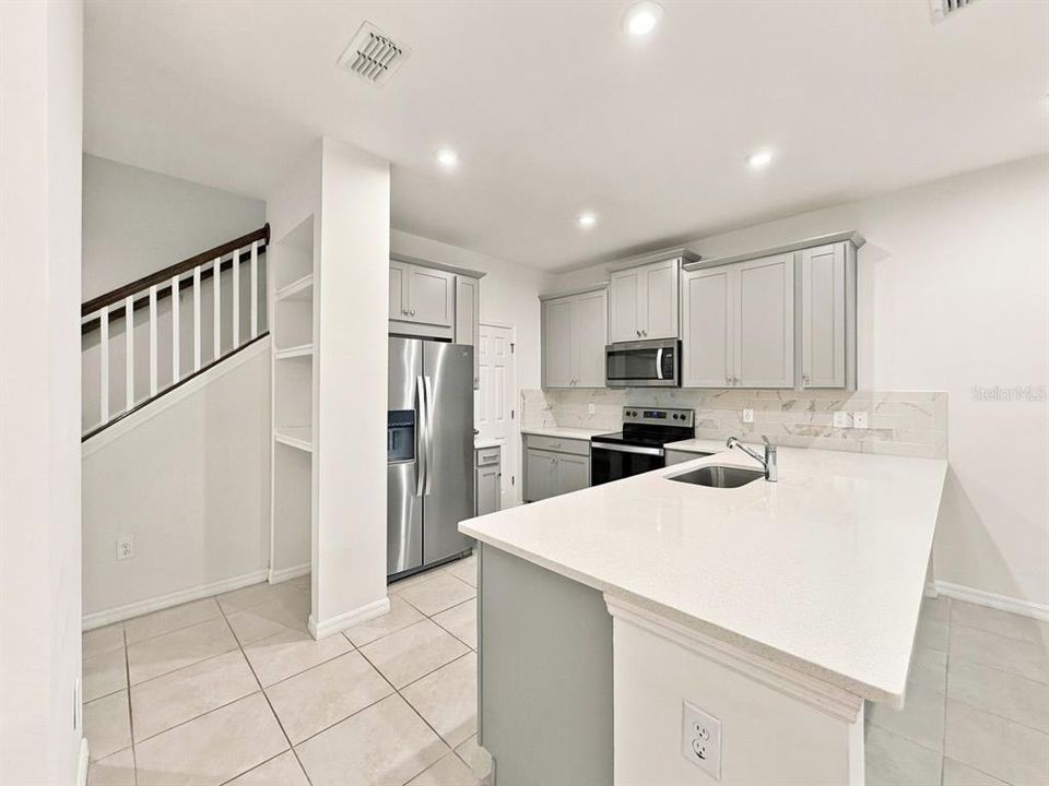 For Sale: $405,000 (3 beds, 2 baths, 1382 Square Feet)