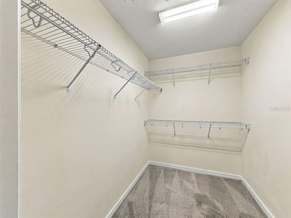 For Sale: $405,000 (3 beds, 2 baths, 1382 Square Feet)