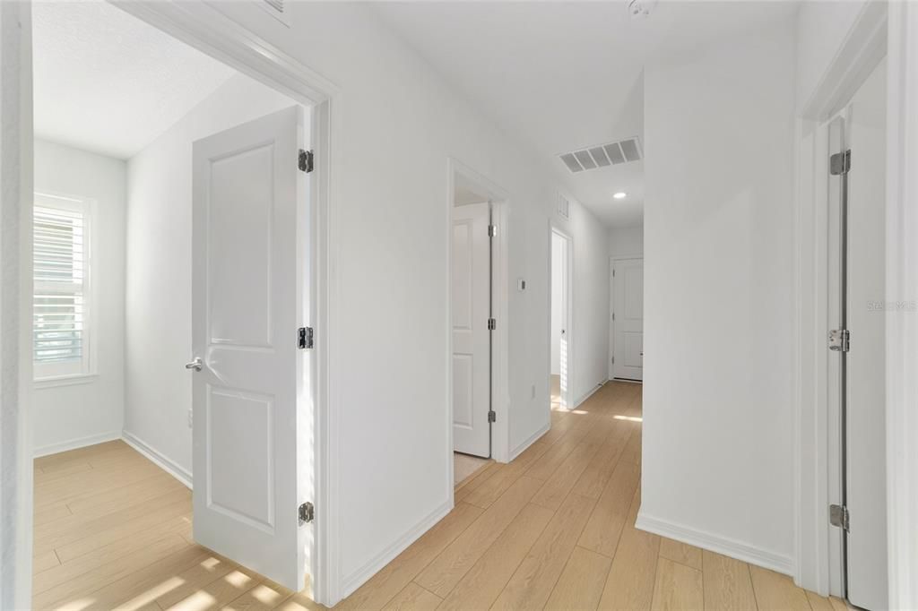 На продажу: $309,900 (4 спален, 2 ванн, 1583 Квадратных фут)