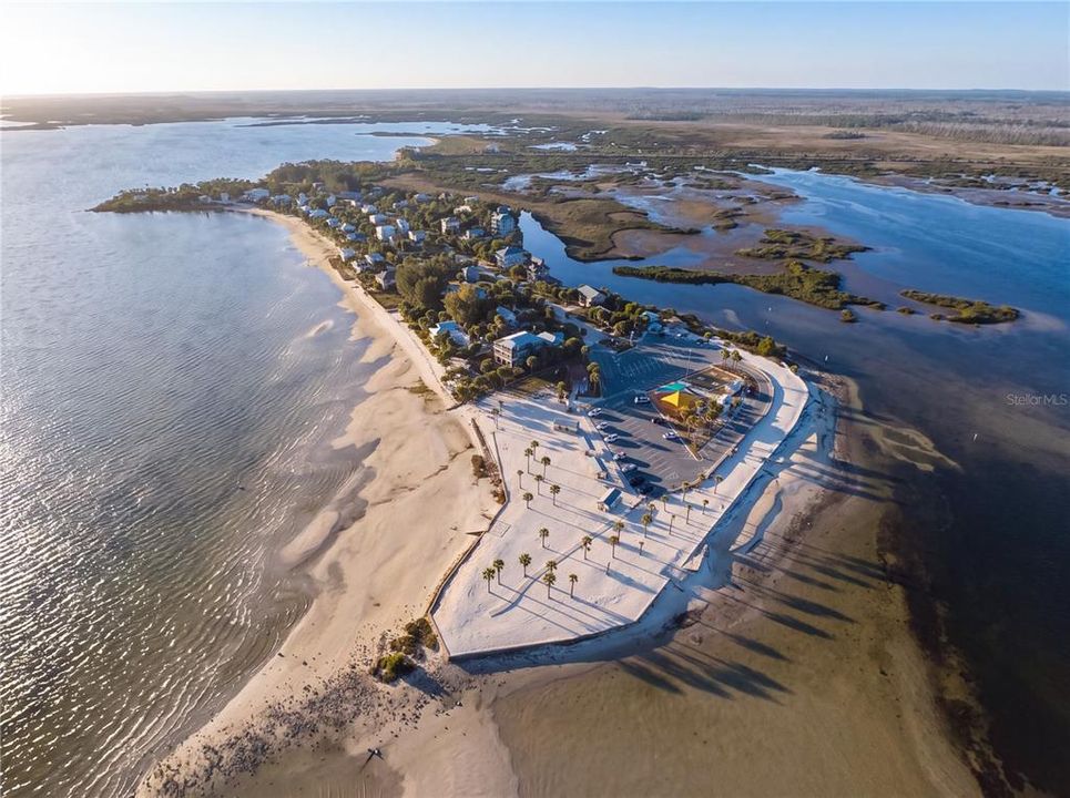 En Venta: $749,000 (3.40 acres)