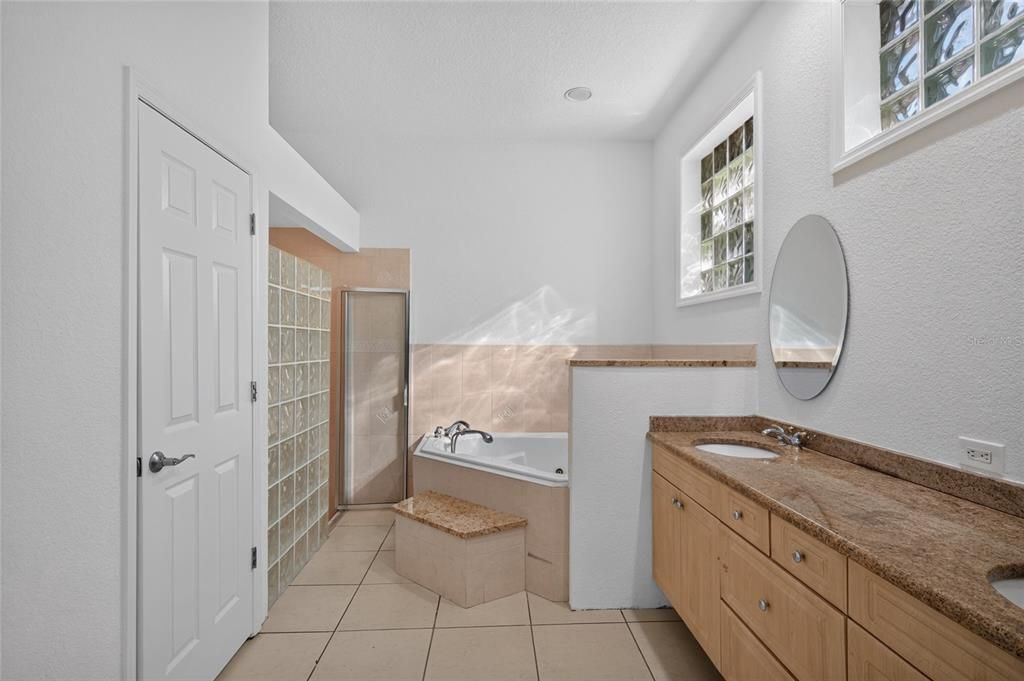 For Sale: $600,000 (4 beds, 3 baths, 2177 Square Feet)