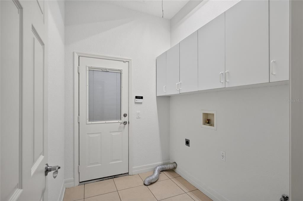 For Sale: $600,000 (4 beds, 3 baths, 2177 Square Feet)