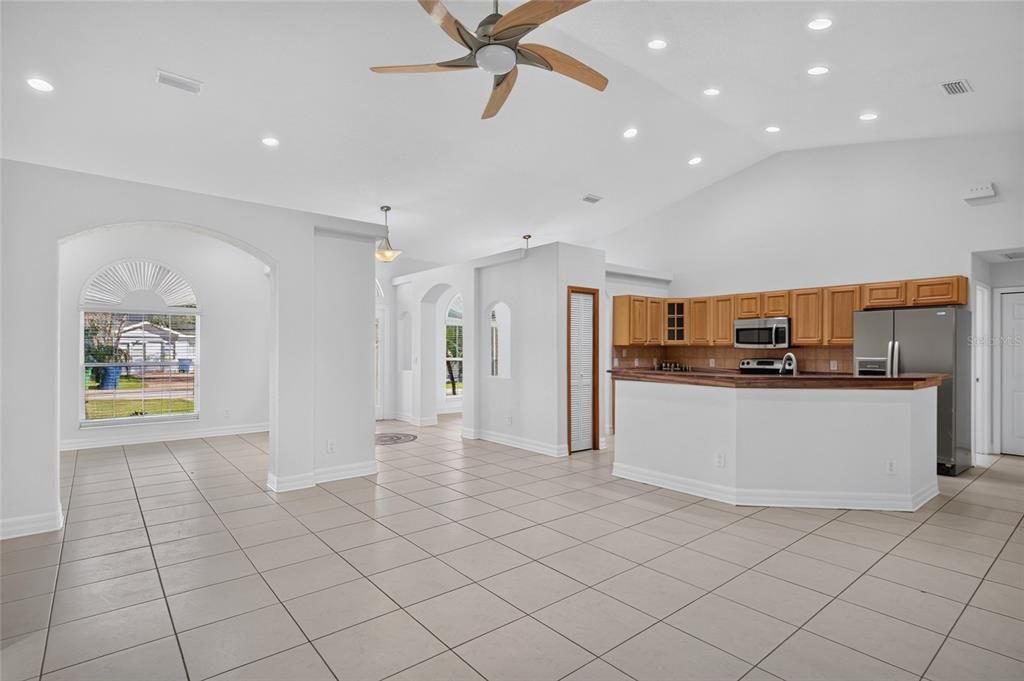 For Sale: $600,000 (4 beds, 3 baths, 2177 Square Feet)