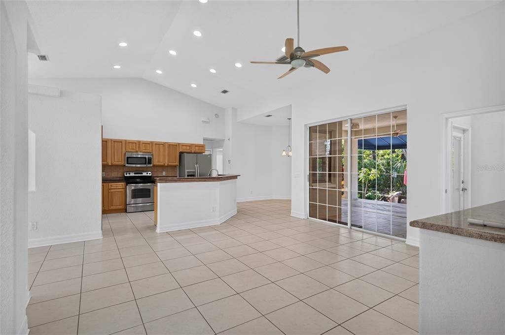 For Sale: $600,000 (4 beds, 3 baths, 2177 Square Feet)