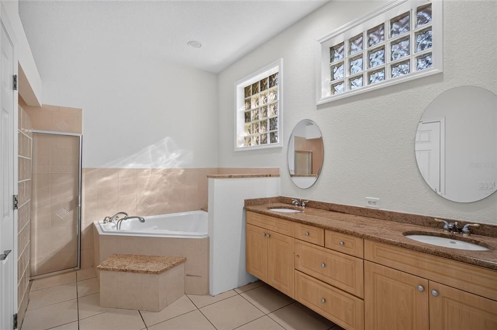 For Sale: $600,000 (4 beds, 3 baths, 2177 Square Feet)