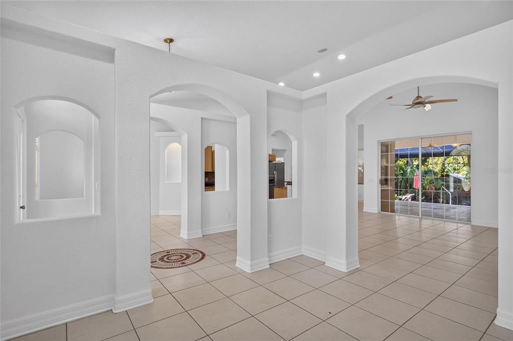 For Sale: $600,000 (4 beds, 3 baths, 2177 Square Feet)