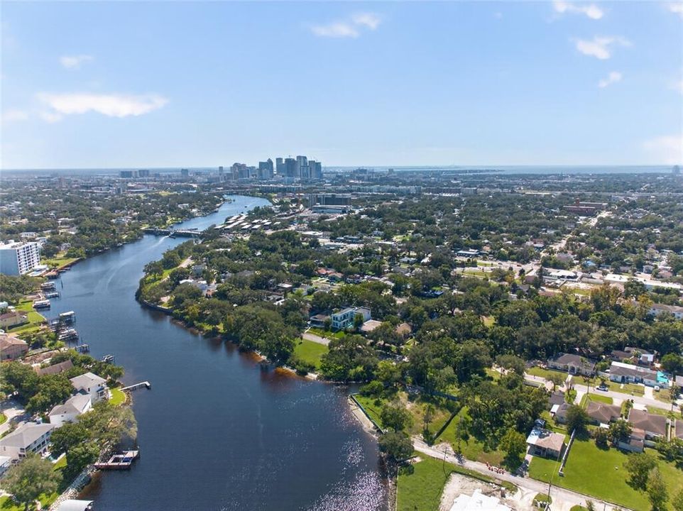 For Sale: $600,000 (4 beds, 3 baths, 2177 Square Feet)
