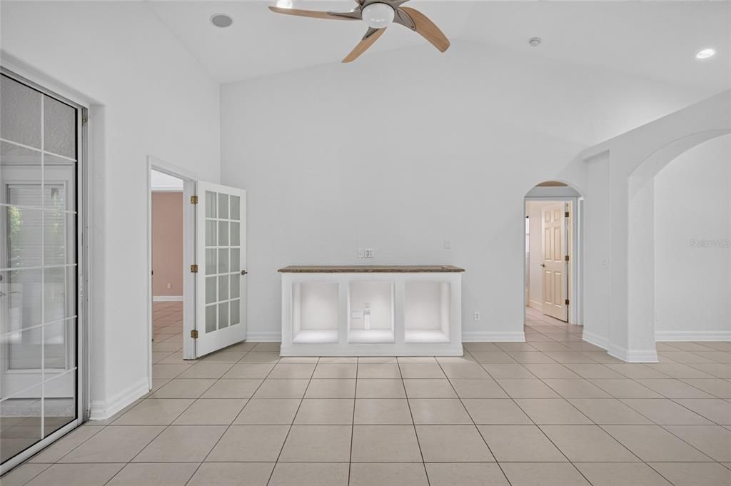 For Sale: $600,000 (4 beds, 3 baths, 2177 Square Feet)