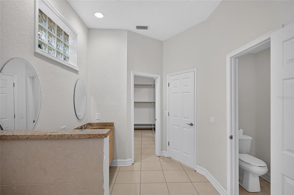 For Sale: $600,000 (4 beds, 3 baths, 2177 Square Feet)