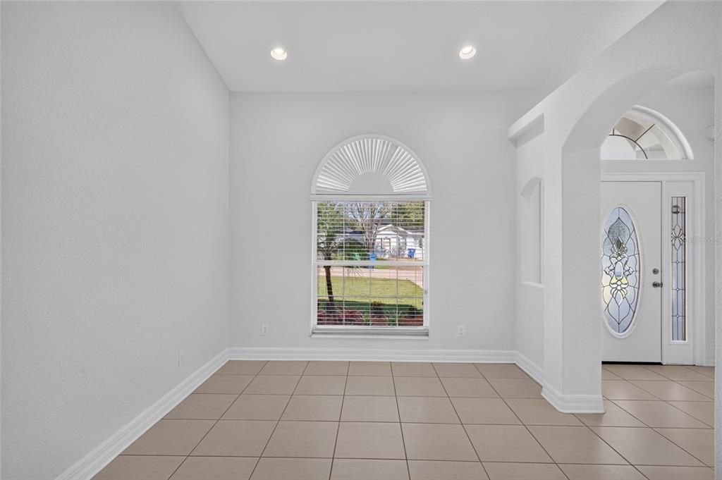For Sale: $600,000 (4 beds, 3 baths, 2177 Square Feet)
