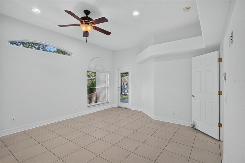 For Sale: $600,000 (4 beds, 3 baths, 2177 Square Feet)