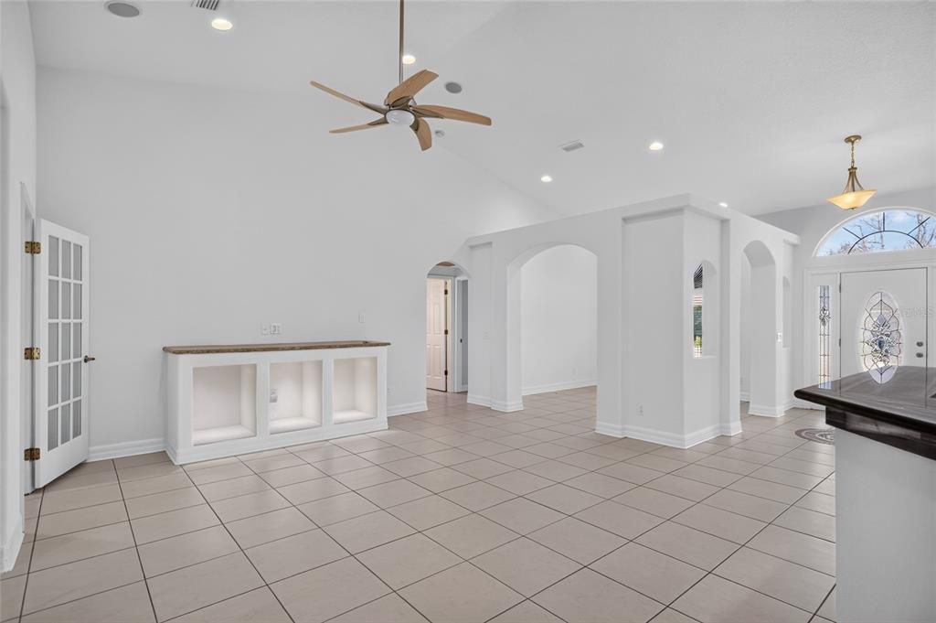 For Sale: $600,000 (4 beds, 3 baths, 2177 Square Feet)