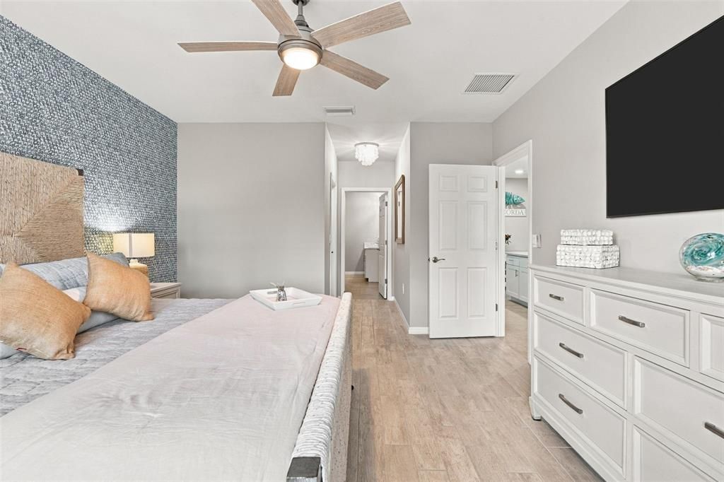 For Sale: $399,000 (3 beds, 2 baths, 1676 Square Feet)